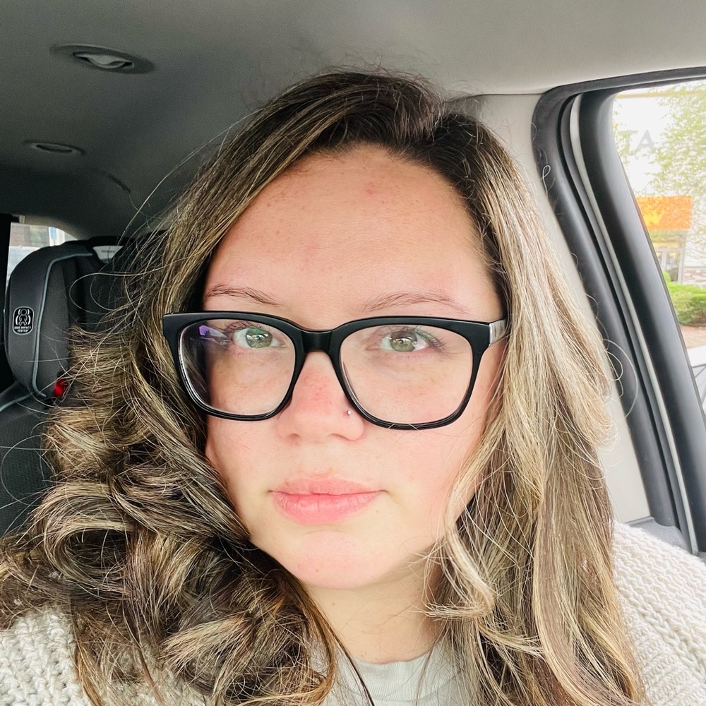 Meet your Posher, Courtney